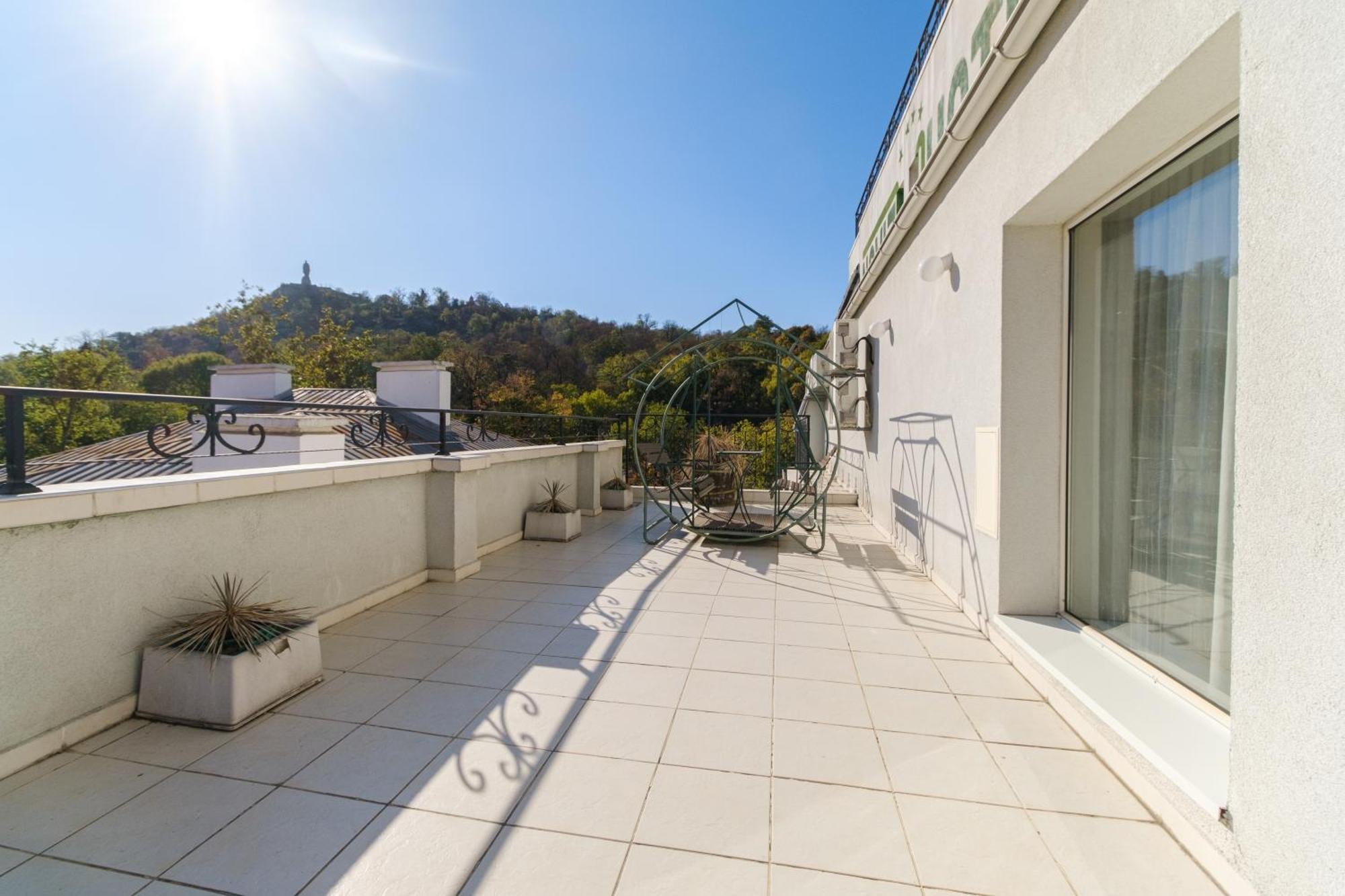 Noviz Hotel Plovdiv Ngoại thất bức ảnh